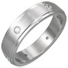 Ocelový prsten s zirkony a zůženými lesklými stranami